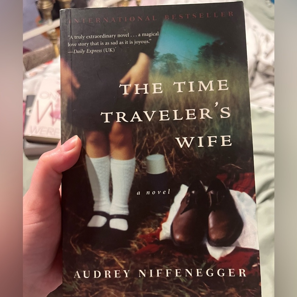 🚨3/$12! 📚 - The Time Traveler's Wife by Audrey Niffenegger